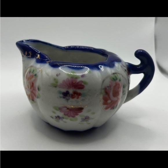 𝅺lot of Three Creamers And Salt Cellar - Picture 4 of 6